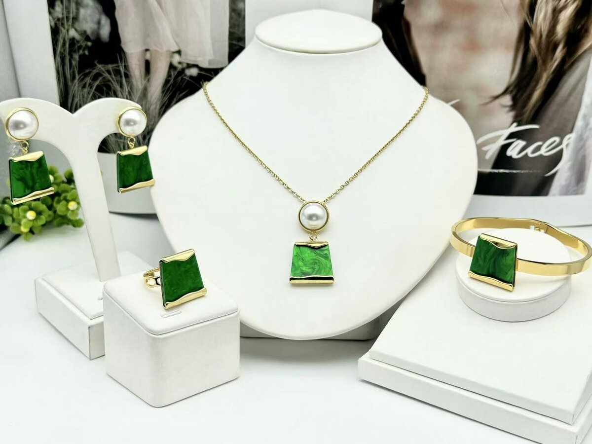 Elegant Jewelry Set - Pearl