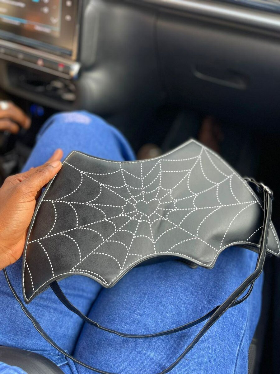 Sac à main toile d'araignée gothique