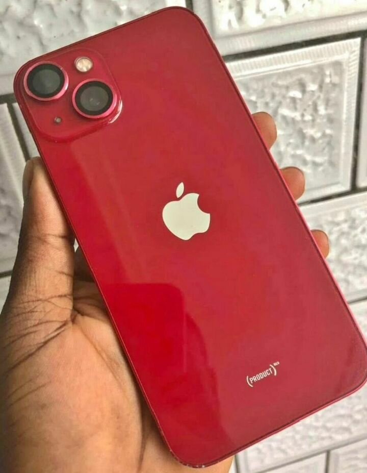 iPhone 13 simple rouge