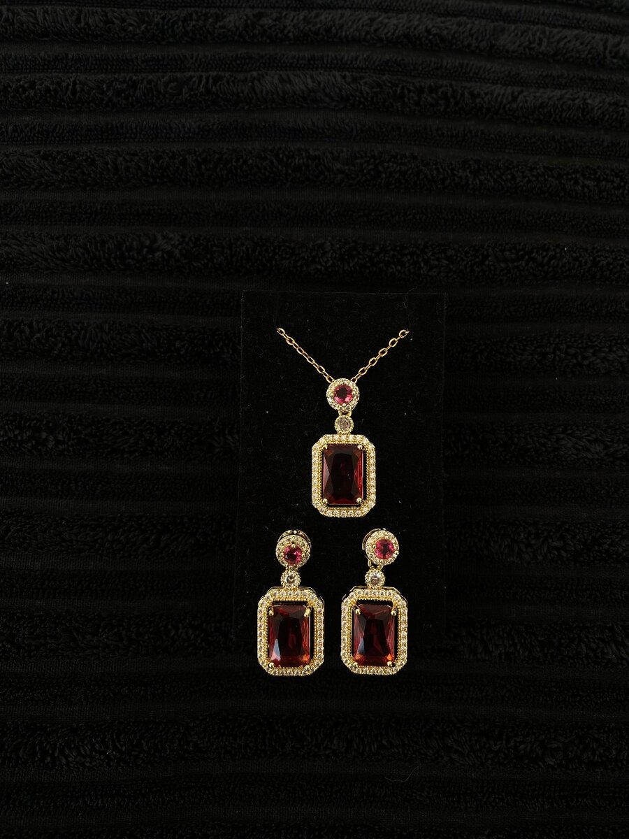 Watches and earring rings& necklace