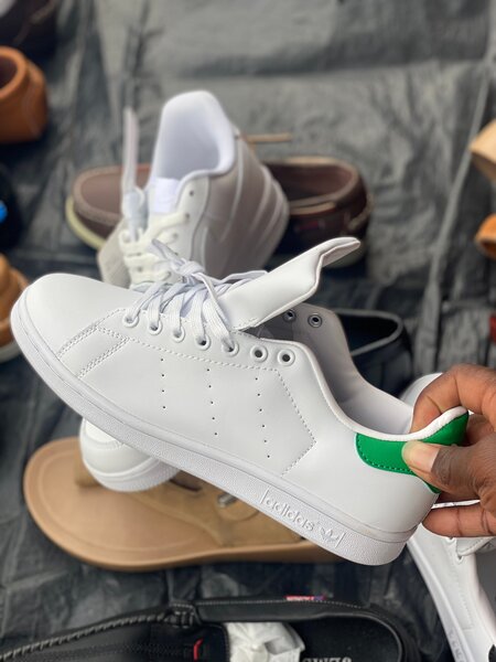 Baskets blanches unisexes élégantes