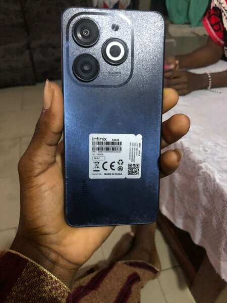 Smartphone Infinix moderne