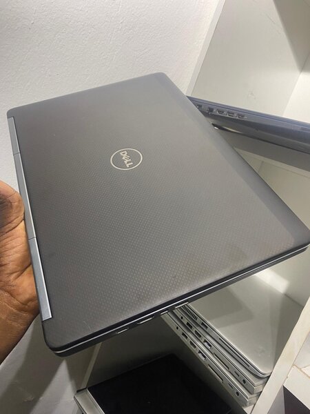 Dell Precision 7520