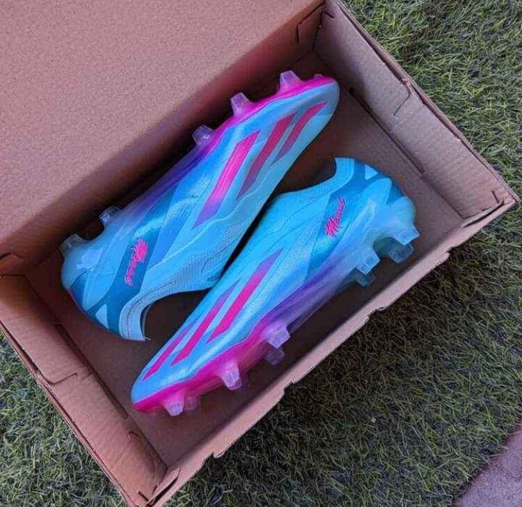High quality grass soccer boots