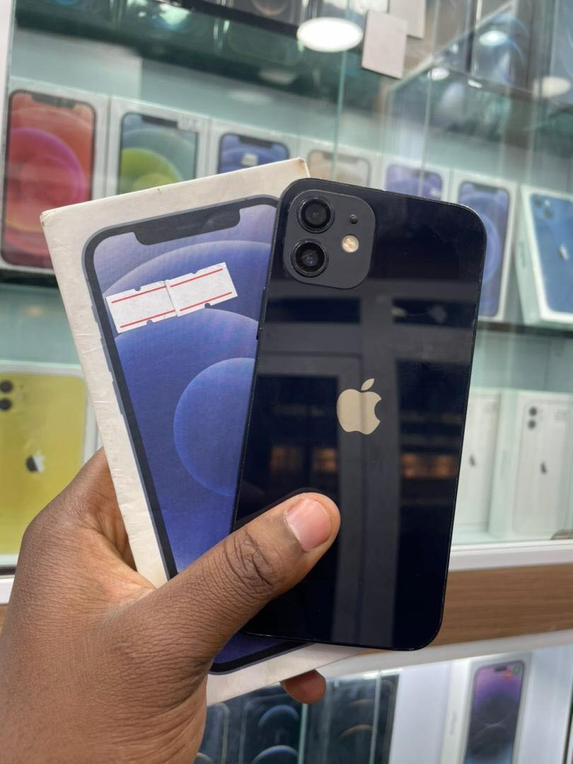 iPhone 12 simple 64giga