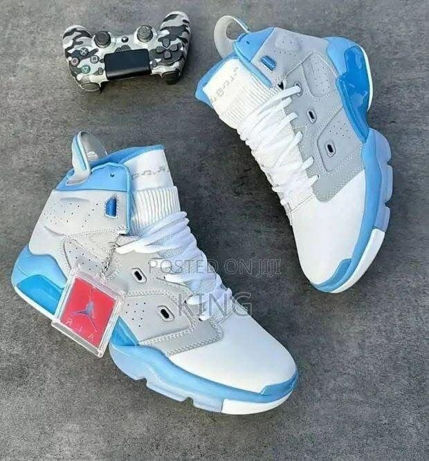 Baskets montantes sport homme