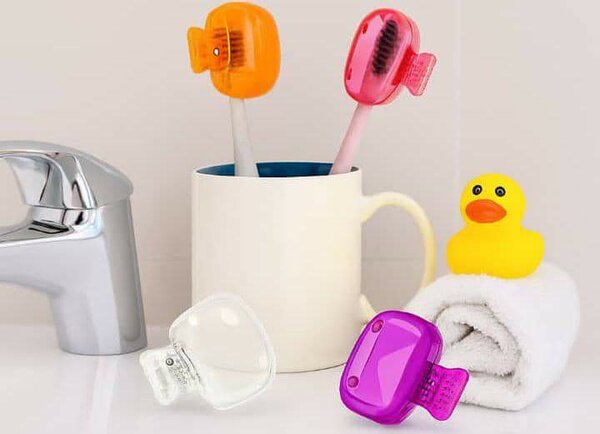 Étuis brosses à dents colorés