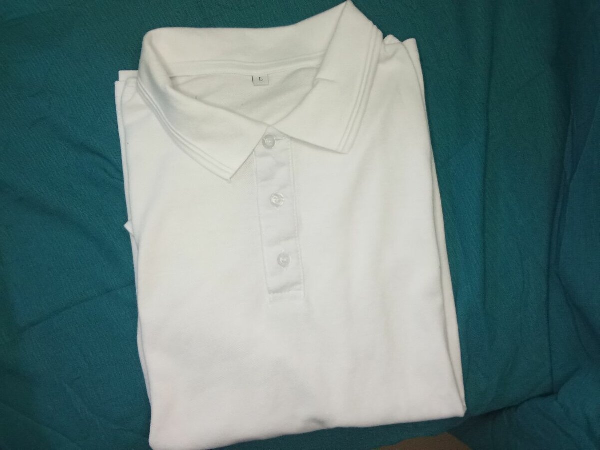 Polo blanc élégant