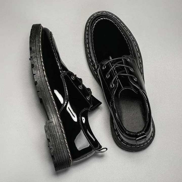 Chaussures cuir brillant