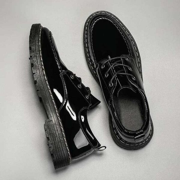 Chaussures cuir brillant