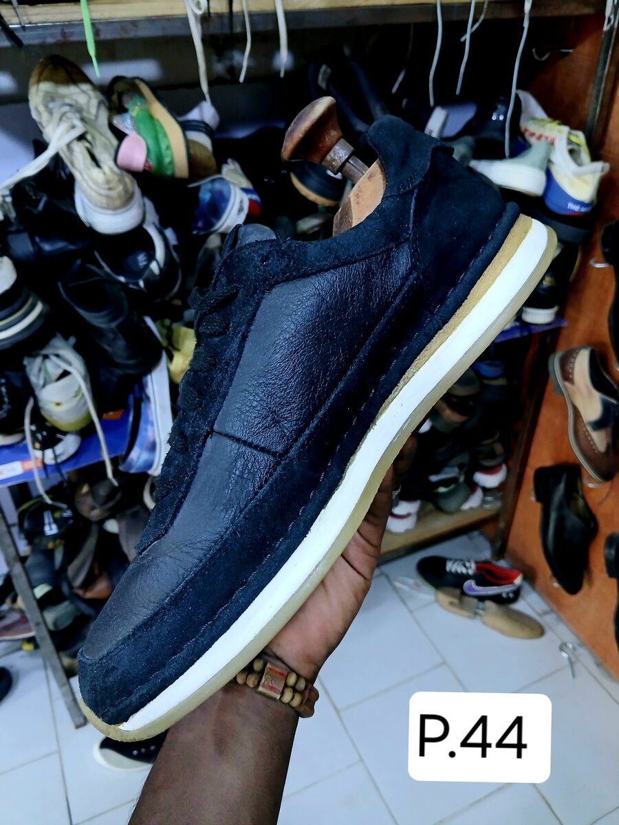 Chaussures basses en cuir noir