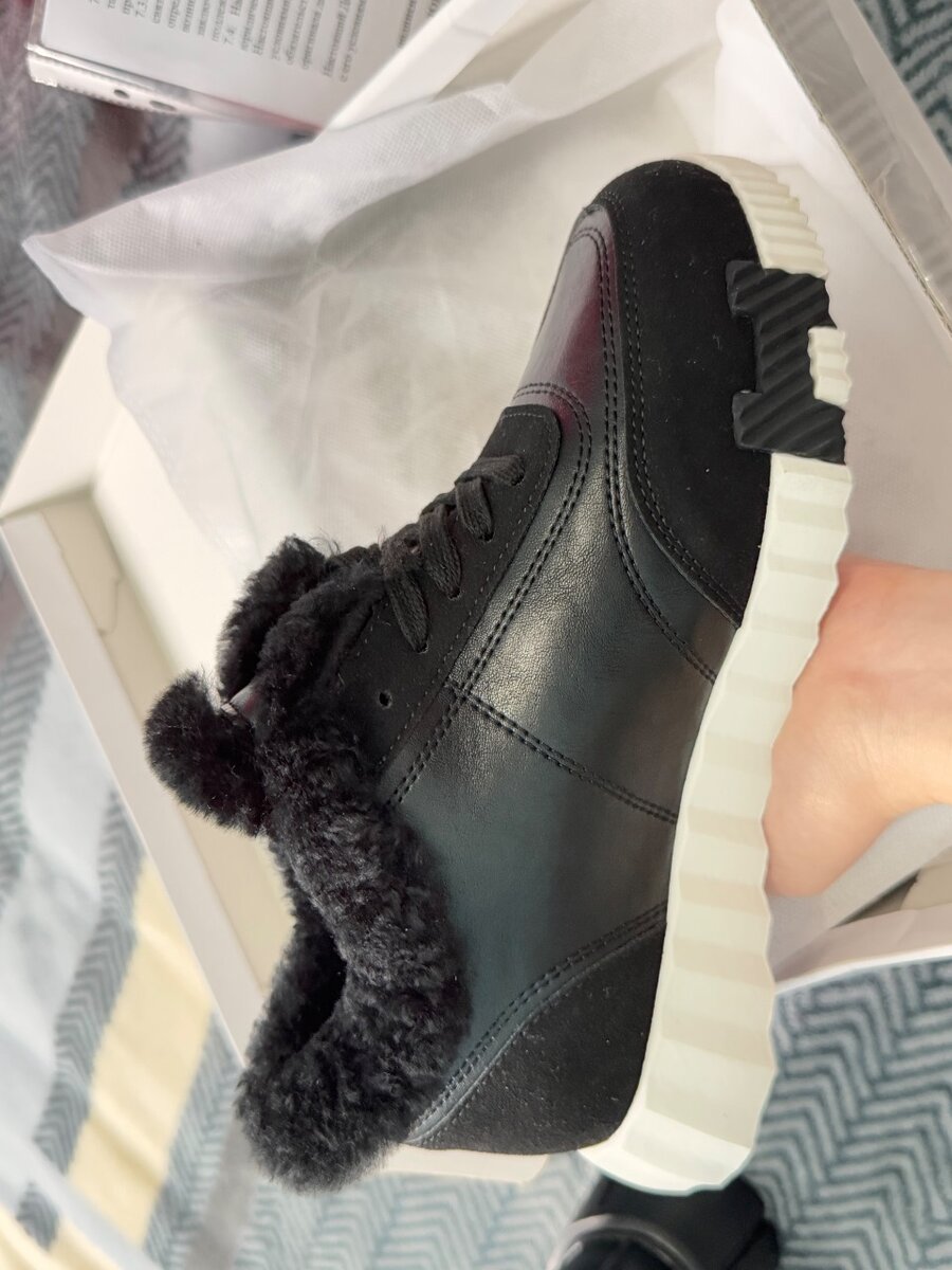 Утепленный кроссовки