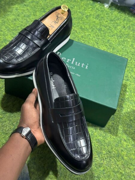 Chaussures élégantes en cuir