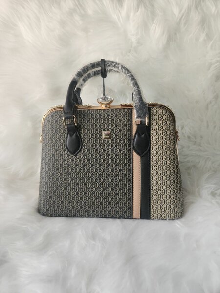 Ladies handbag