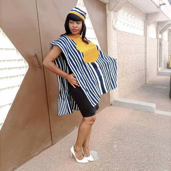 Poncho rayé élégant femme