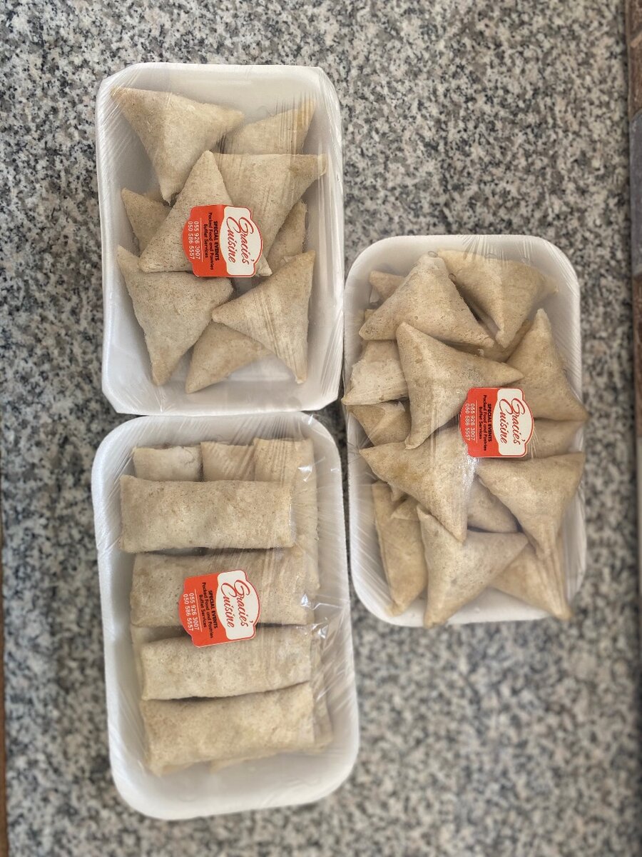 Springroll and samosa