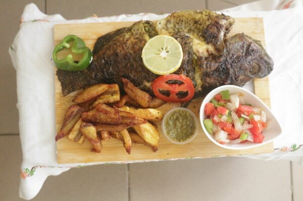 Poisson braisé avec Garnitures