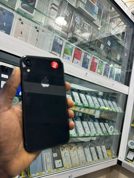 iPhone XR 64g sans  Face ID  Prix:80.000f 0768715963