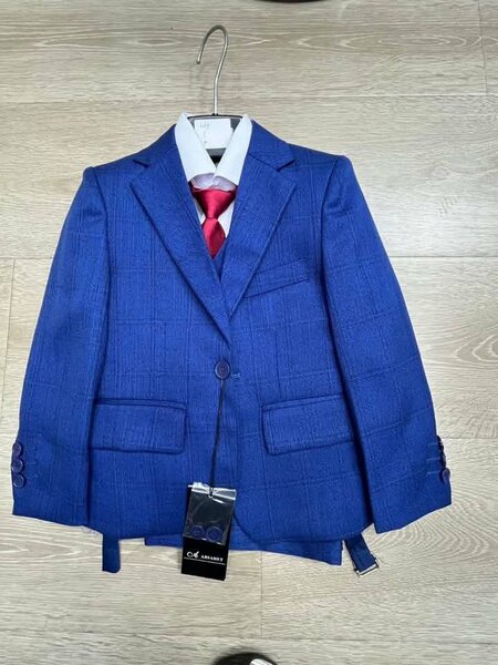 Costume élégant pour garçon