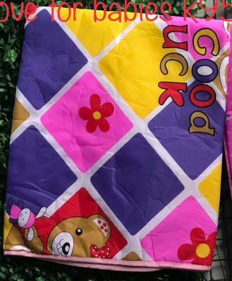 Baby urine mats colored with print