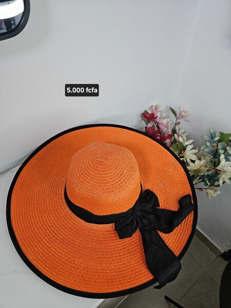 Chapeau de soleil en paille