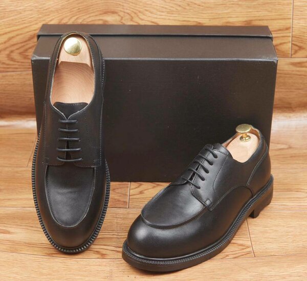 Chaussures habillées en cuir élégantes