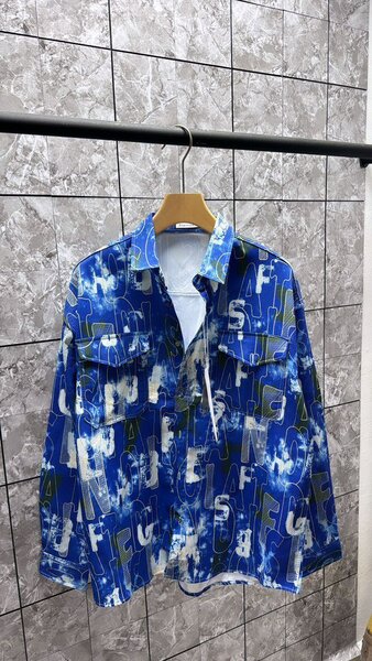 Fashionable long sleeves