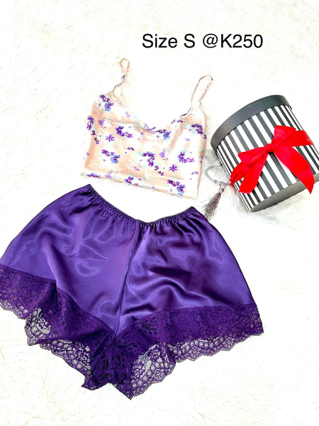 Lingerie blanc violet