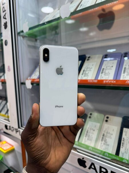 iPhone X 64go quasi neuf