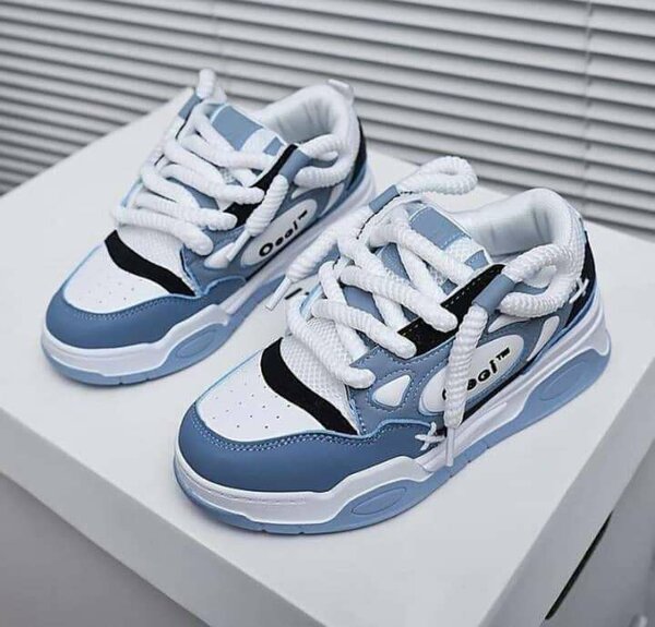 Baskets tendance bleu