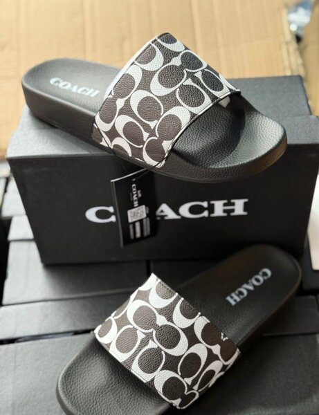 Claquettes de Luxe Coach