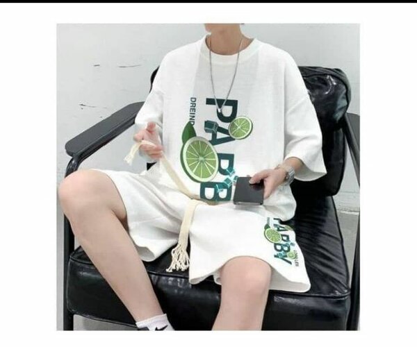 Ensemble t-shirt et short décontracté
