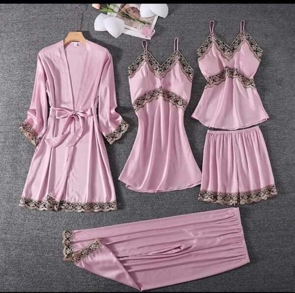 Ensemble de nuit en satin