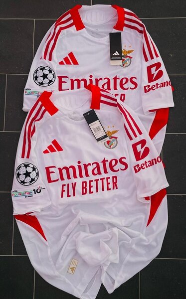 Maillots de football Adidas