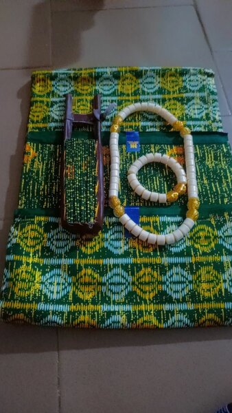 Pagne kenté avec accessoires