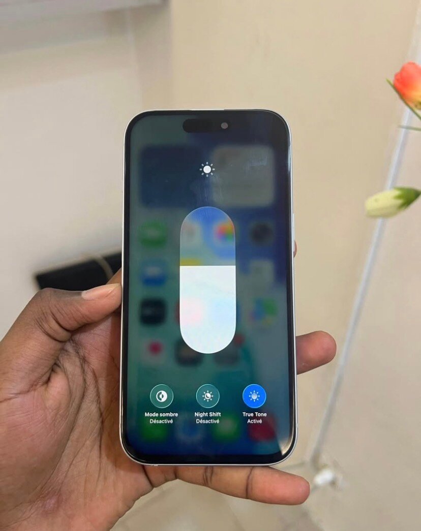 iPhone 15 128Go Blanc Neuf