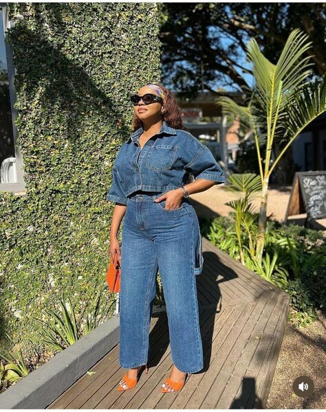 Tenue en denim élégante