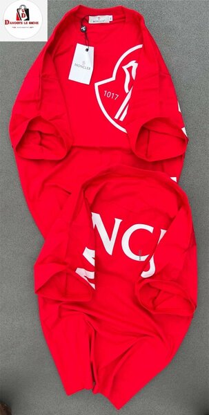 T-shirt rouge design Moncler