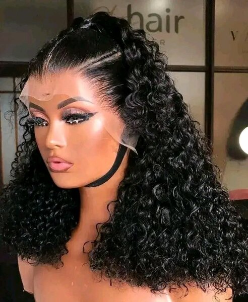 Perruque lace front bouclée