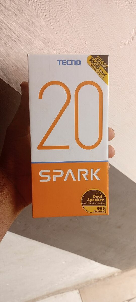 Tecno spark 20