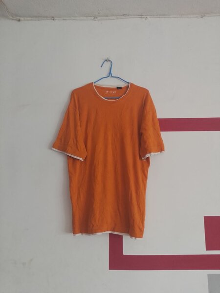 T-shirt orange casual
