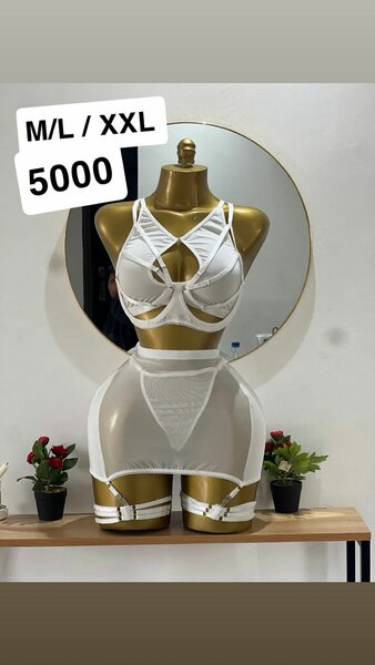 Ensemble lingerie blanc sexy