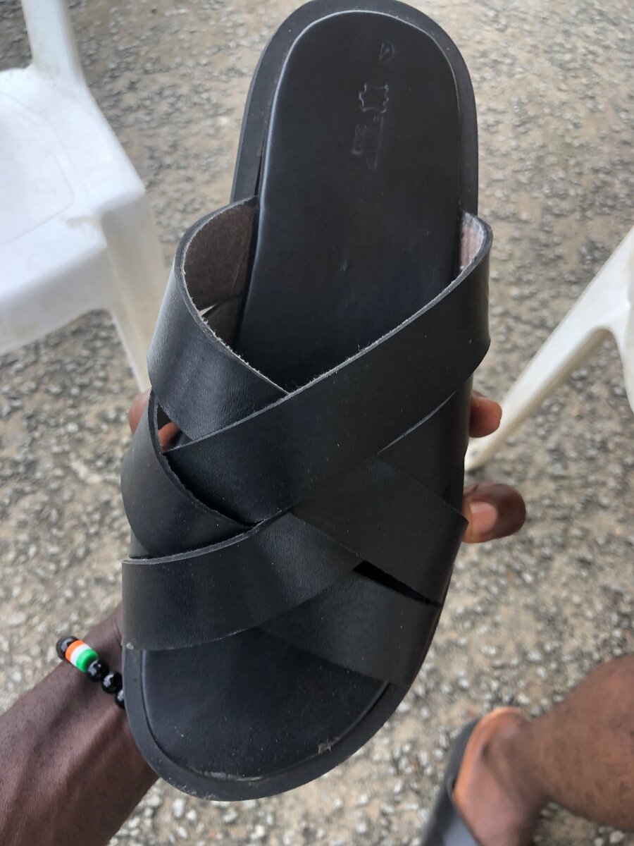 Sandales cuir noir pour homme