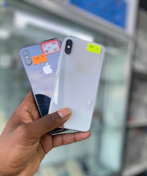 iPhone X  64GB