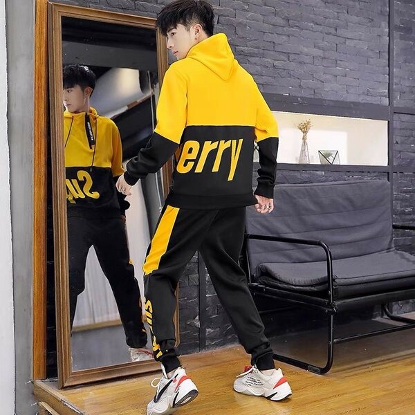 Ensemble de survêtement moderne