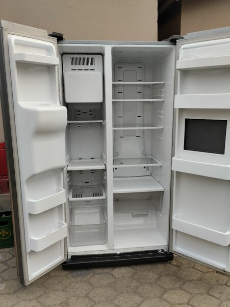 Samsung Side-by-side Refrigerator 647Ltrs (fairly used)