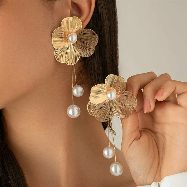 Boucles d'Oreilles Florales Dorées