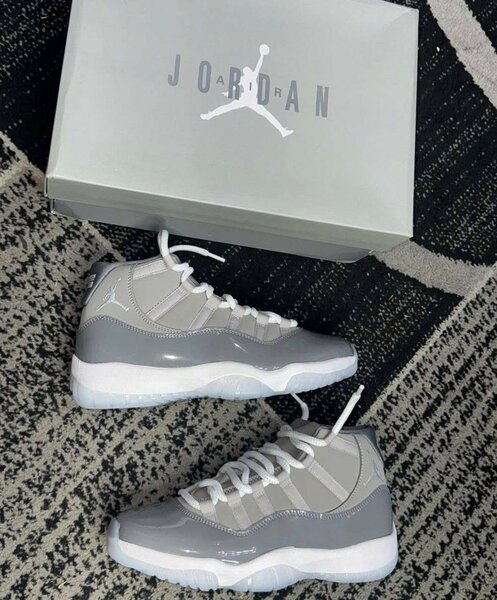 PAIRE DE JORDAN DISPONIBLE