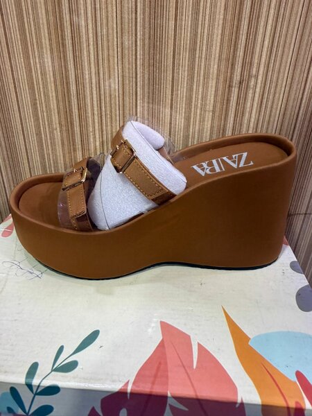 Sandales compensées modernes