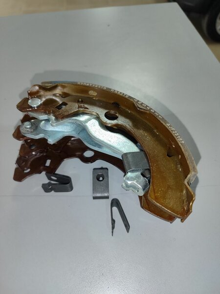 Kit de mâchoires de frein auto